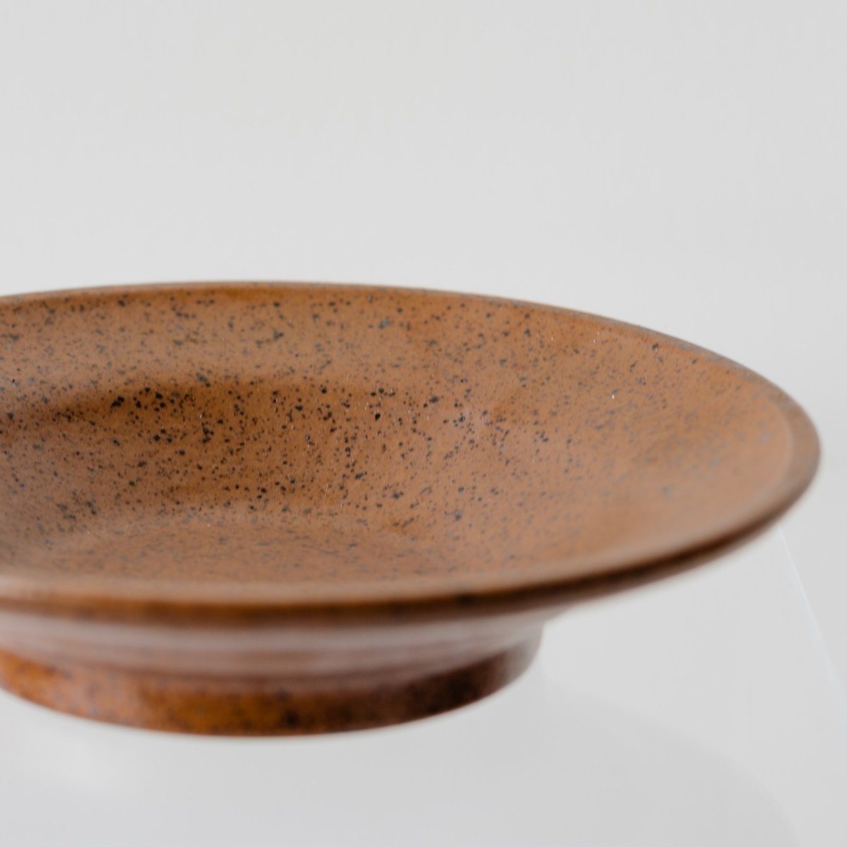 Load image into Gallery viewer, Dinnerware Russet Deep Plate - 