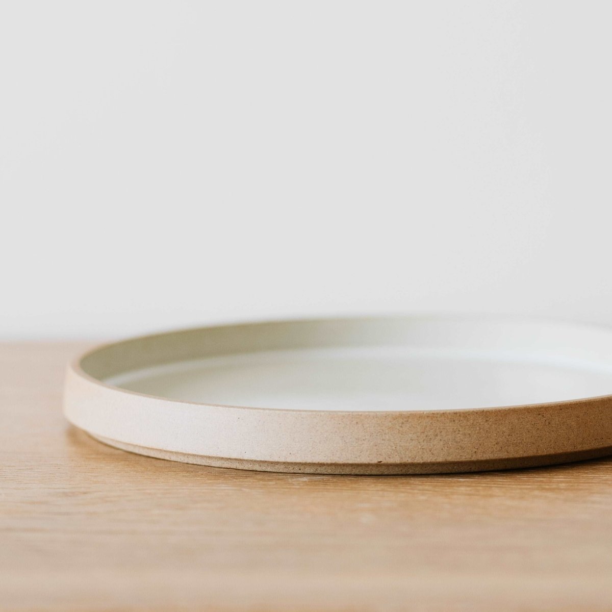 Load image into Gallery viewer, Dinnerware Glossy White Base Plate -