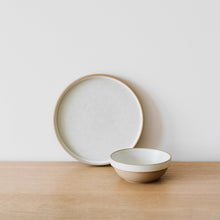 Load image into Gallery viewer, Dinnerware Glossy White Base Plate -