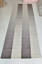 Load image into Gallery viewer, Rugs Scale Gradient Rug [Custom] - 160 x 230 cm