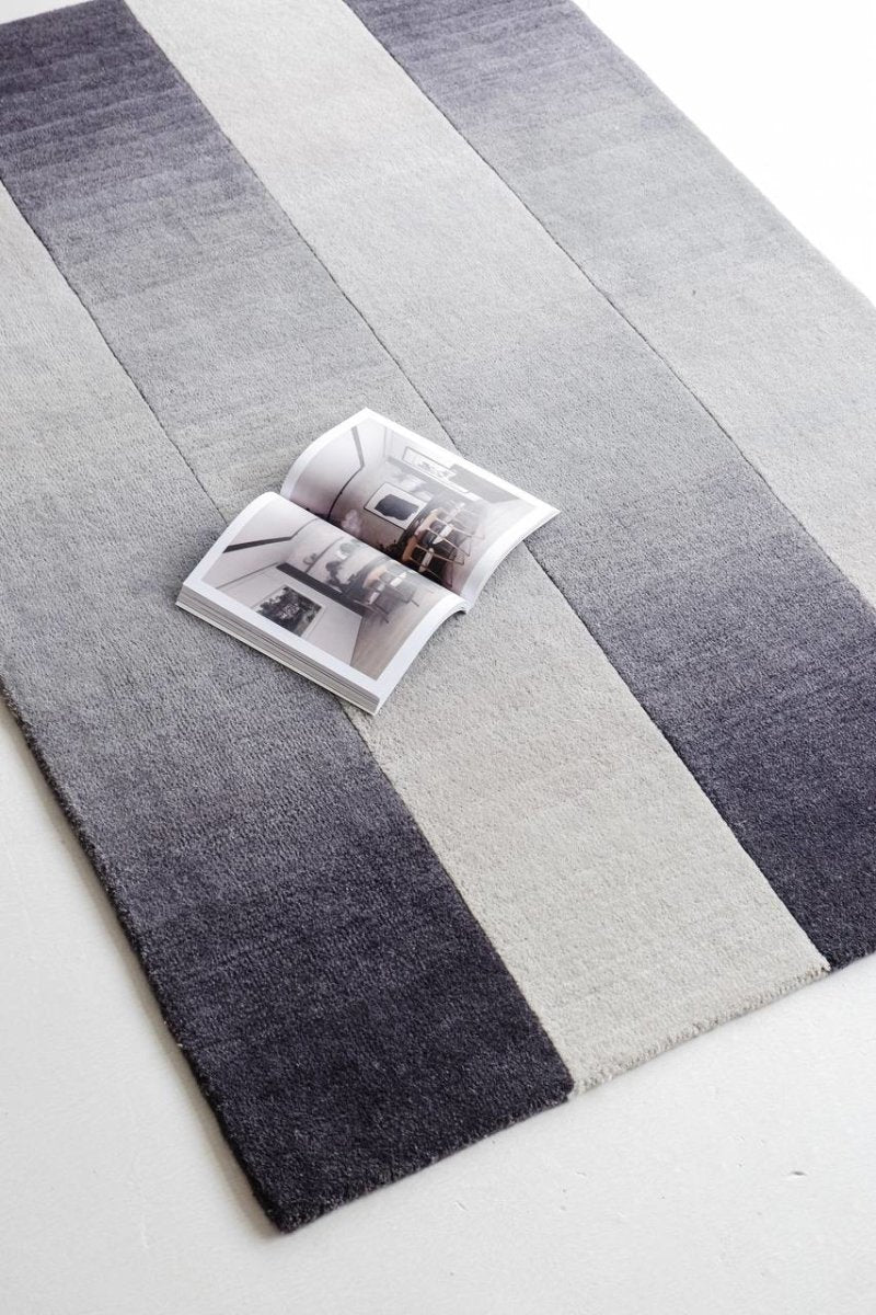 Load image into Gallery viewer, Rugs Scale Gradient Rug [Custom] - 160 x 230 cm